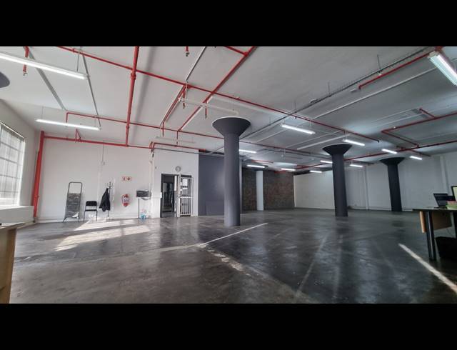 506M² BUSINESS TO LET IN WOODSTOCK